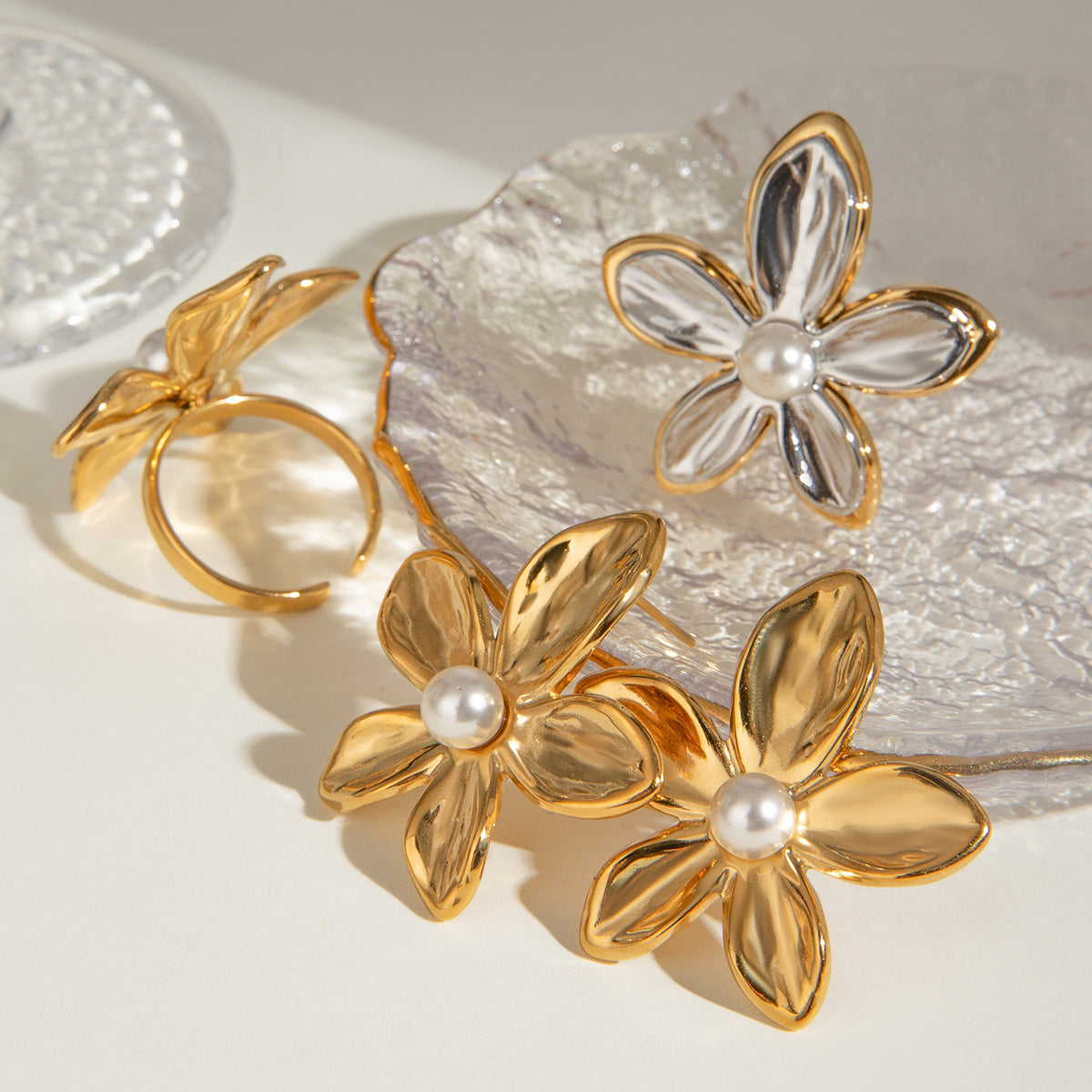 Stainless steel flower ring high-end ins ring jewelry cross-border jewelry titanium steel exaggerated rings