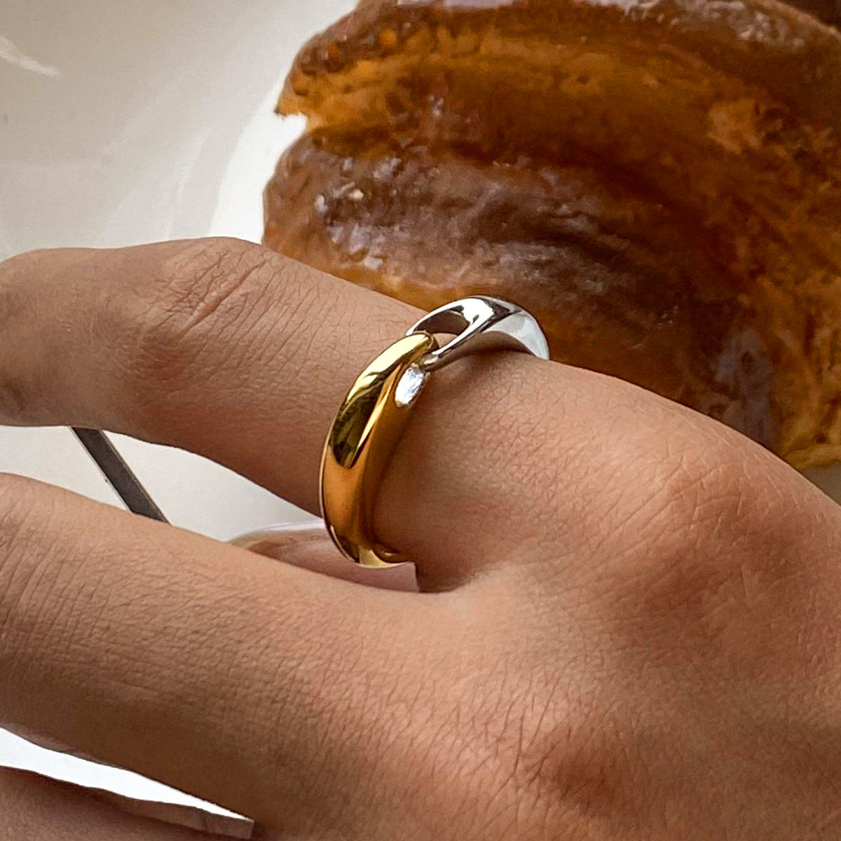 Stainless steel flower ring high-end ins ring jewelry cross-border jewelry titanium steel exaggerated rings