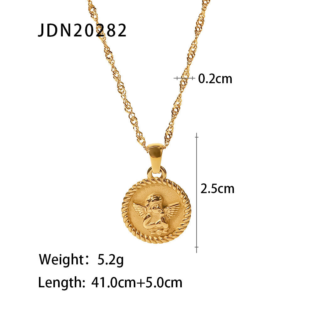 French  Retro Titanium Steel Heart Necklace Stainless Steel Zircon Heart Pendant Necklace for Women