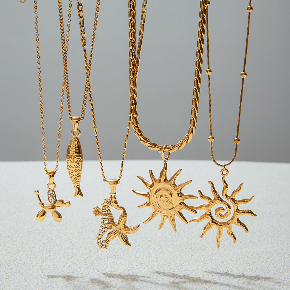 Stainless steel holiday jewelry titanium steel necklace light luxury high-end clavicle chain